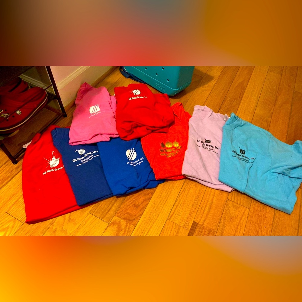 8 Short Sleeve T-Shirts